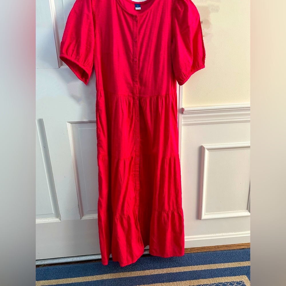 Maxi dress in red Swiss dot fabric. Excellent condition. Casual and comfortable